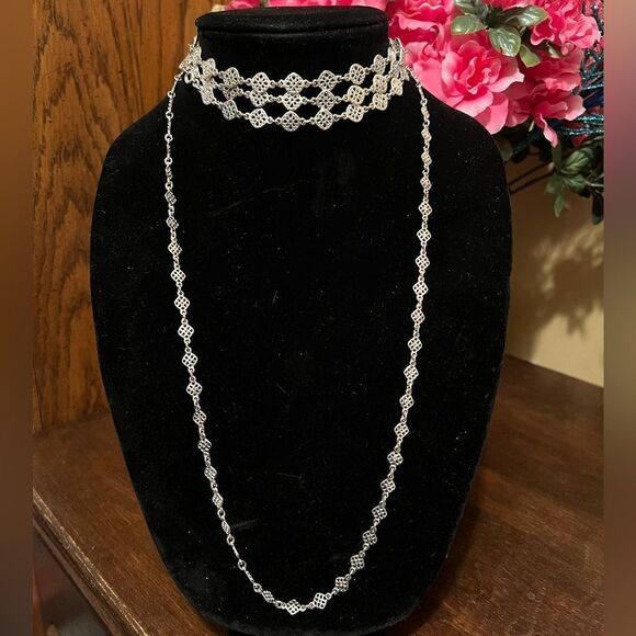 Vintage Stella & Dot Long Layered linked charms necklace, silver tone color - Picture 1 of 3